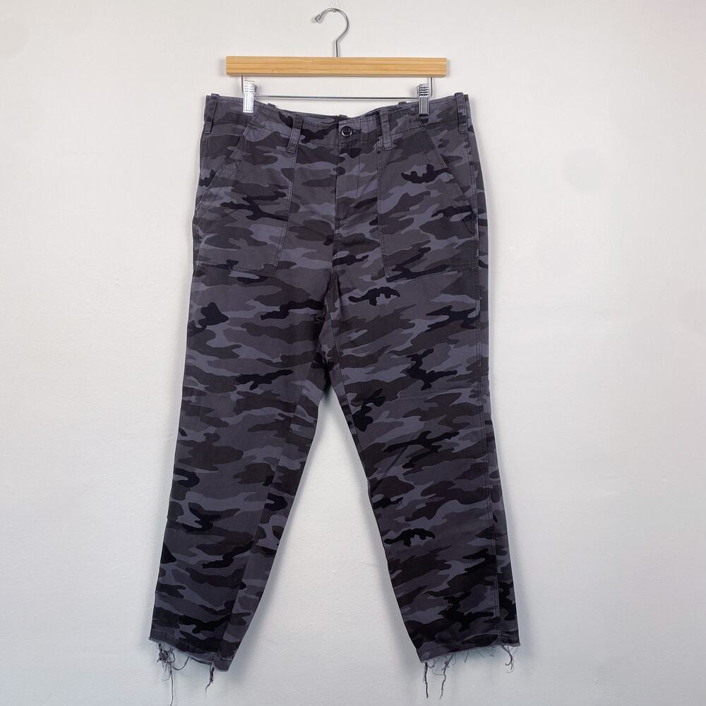 G1 Gray Camo Cropped Pants Size 12
